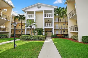 16 Colonial Club Dr, Boynton Beach, FL 33435 - Photo 1