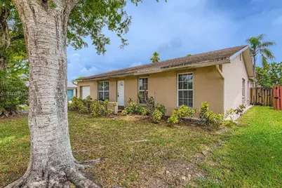 11035 NW 27th St, Sunrise, FL 33322 - Photo 1
