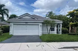2823 E Lake Park Cir E, Davie, FL 33328 - Photo 1