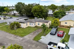 519 N 60th Way, Hollywood, FL 33024 - Photo 1