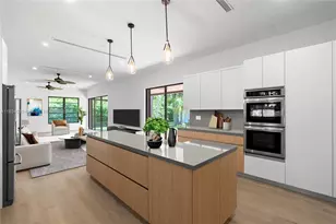 101 Island Dr, Key Biscayne, FL 33149 - Photo 1