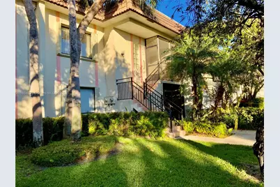 417 Lakeview Dr #204, Weston, FL 33326 - Photo 1