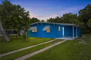 2107 Golfview Ct, Fort Pierce, FL 34950 - Photo 1