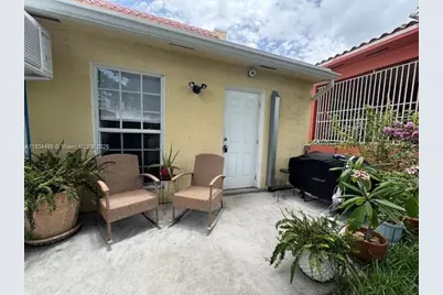 1617 NW 8th St #Studio B, Miami, FL 33125 - Photo 1