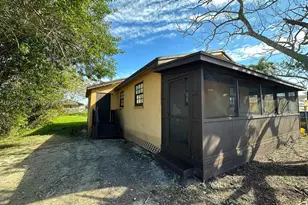 125 SW 11th Ave, South Bay, FL 33493 - Photo 1