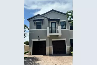 10400 NW 58th Ter, Doral, FL 33178 - Photo 1