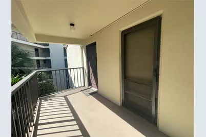 2312 S Cypress Bend Dr #410, Pompano Beach, FL 33069 - Photo 1