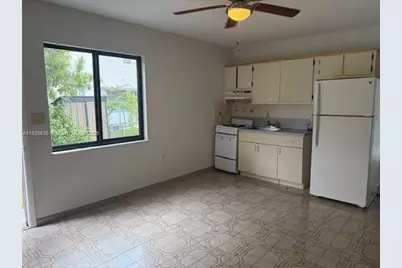 1720 W 42nd St #4B, Hialeah, FL 33012 - Photo 1