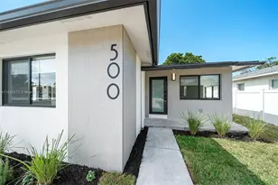 500 NW 7th Ct, Hallandale Beach, FL 33009 - Photo 1