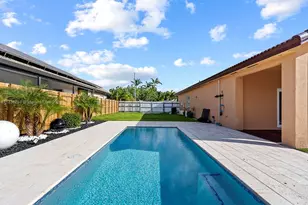 1405 SE 7th St, Homestead, FL 33033 - Photo 1