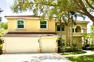422 Oriole Cir, Jupiter, FL 33458 - Photo 1