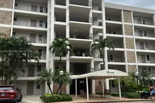 2801 N Palm Aire Dr, Pompano Beach, FL 33069 - Photo 1