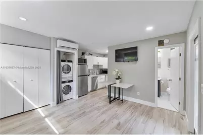 1125 Almeria Ave #Cottage, Coral Gables, FL 33134 - Photo 1