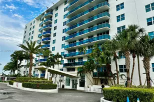 7501 E Treasure Dr, North Bay Village, FL 33141 - Photo 1