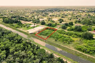 2710 75th St W, Lehigh Acres, FL 33971 - Photo 1