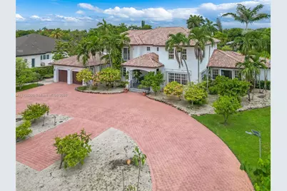 10201 SW 62nd St, Miami, FL 33173 - Photo 1