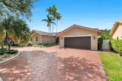 8482 NW 166th Ter, Miami Lakes, FL 33016 - Photo 1