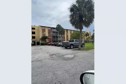 3610 NW 21st St #413, Lauderdale Lakes, FL 33311 - Photo 1