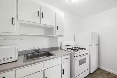 126 SW 18th Ave #5, Miami, FL 33135 - Photo 1