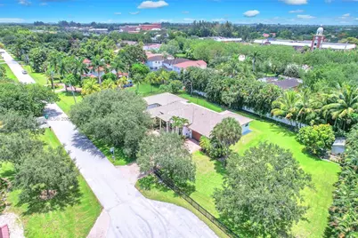 12390 NW 2nd St, Plantation, FL 33325 - Photo 1