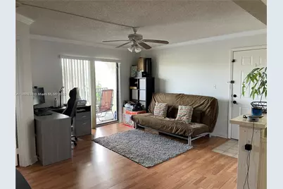 450 W Palm Cir W #307, Pembroke Pines, FL 33025 - Photo 1