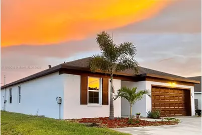 982 SW Alcantarra Blvd, Port Saint Lucie, FL 34953 - Photo 1