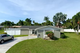 9820 NW 7th St, Pembroke Pines, FL 33024 - Photo 1