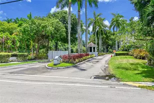 112 S Royal Park Dr, Oakland Park, FL 33309 - Photo 1