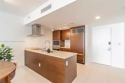485 Brickell Ave #2207, Miami, FL 33131 - Photo 1