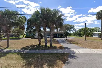 1376 E Main St, Pahokee, FL 33476 - Photo 1