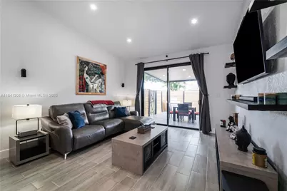 6711 NW 193rd Ter #6711, Hialeah, FL 33015 - Photo 1