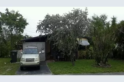 1121 NW 43rd St, Oakland Park, FL 33309 - Photo 1