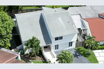 11441 SW 33rd Ln, Miami, FL 33165 - Photo 1