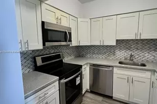 7441 Wayne Ave, Miami Beach, FL 33141 - Photo 1