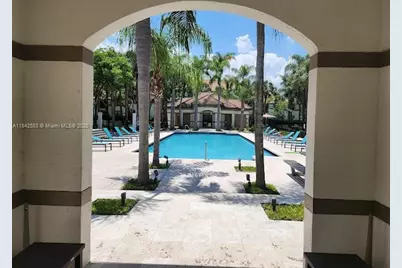640 S Park Rd #15-4, Hollywood, FL 33021 - Photo 1