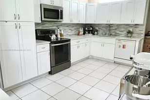 8791 Holly Ct, Tamarac, FL 33321 - Photo 1