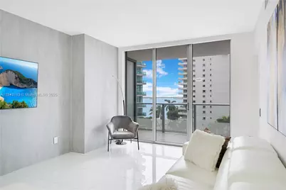 1300 Brickell Bay Dr #706, Miami, FL 33131 - Photo 1