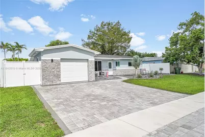 521 NW 93rd Ter, Pembroke Pines, FL 33024 - Photo 1