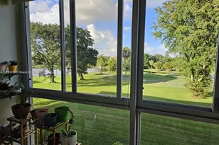 551 SW 135th Ave, Pembroke Pines, FL 33027 - Photo 1