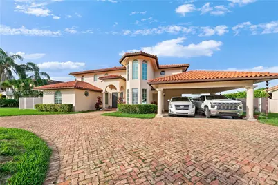 9621 W Calusa Club Dr, Miami, FL 33186 - Photo 1