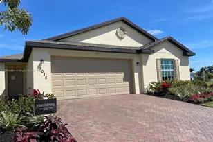 1016 Bent Creek Dr, Fort Pierce, FL 34947 - Photo 1