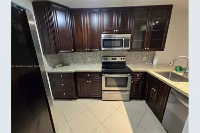 115 Royal Park Dr #2H, Oakland Park, FL 33309 - Photo 1