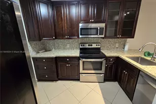 115 Royal Pk Dr, Oakland Park, FL 33309 - Photo 1