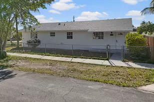 139 NE 17th St, Homestead, FL 33030 - Photo 1