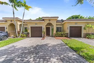 3220 NE 11th Dr, Homestead, FL 33033 - Photo 1