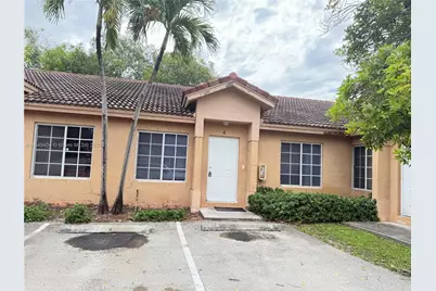 117 SE 3rd Ave #4, Hallandale Beach, FL 33009 - Photo 1