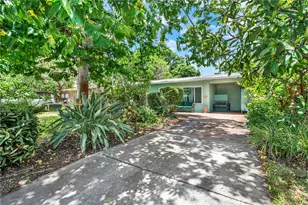 2421 NE 10th Ave, Pompano Beach, FL 33064 - Photo 1