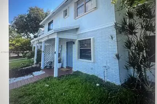 721 NW 105th Terrace, Pembroke Pines, FL 33026 - Photo 1