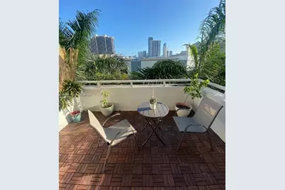 275 NE 18th St #402, Miami, FL 33132 - Photo 1