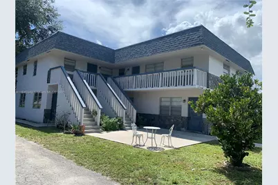 218 SE 10th Street #4, Hallandale Beach, FL 33009 - Photo 1